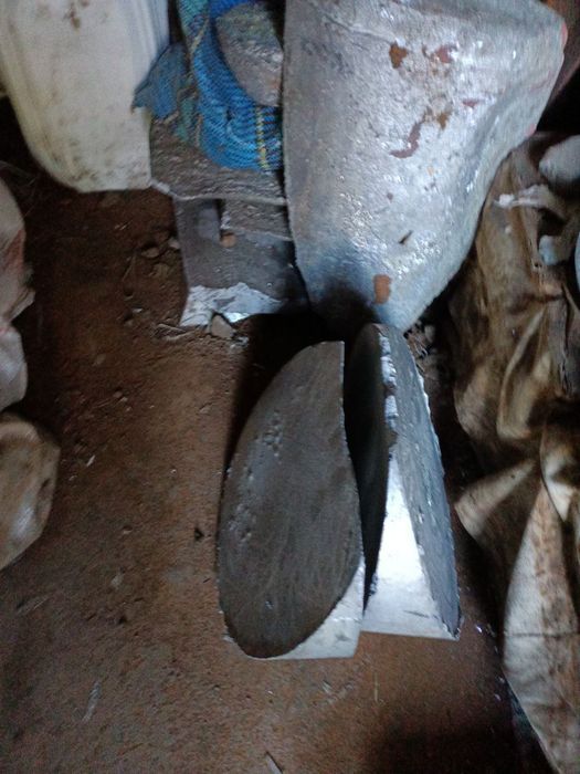 Свинец в слитках