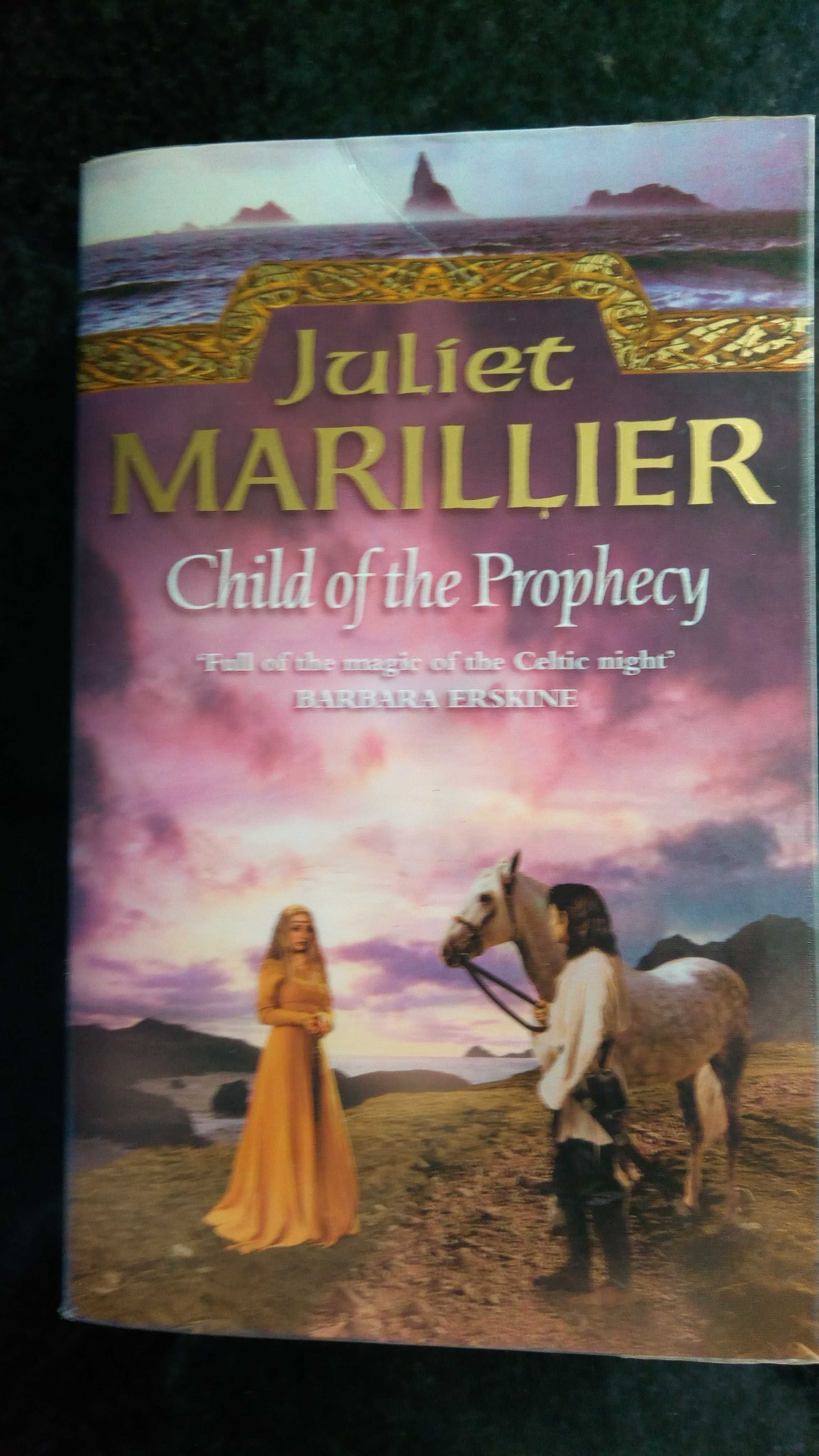 Livros "Child of the Prophecy" e "Condominium"