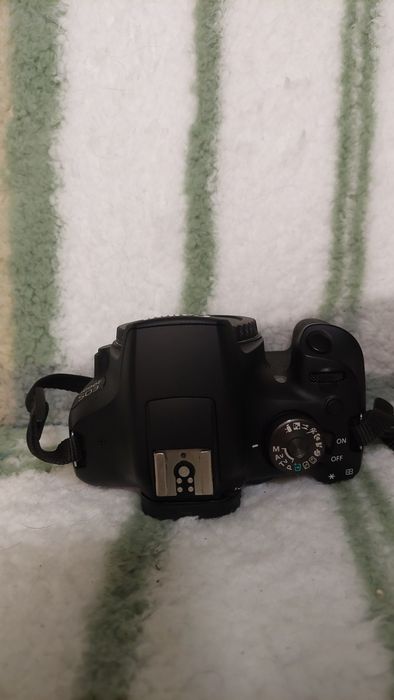 Aparat CANON EOS 2000D wraz z obiektywem 18-55mm