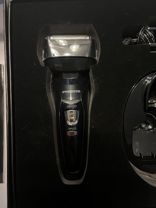 Máquina de barbear elétrica