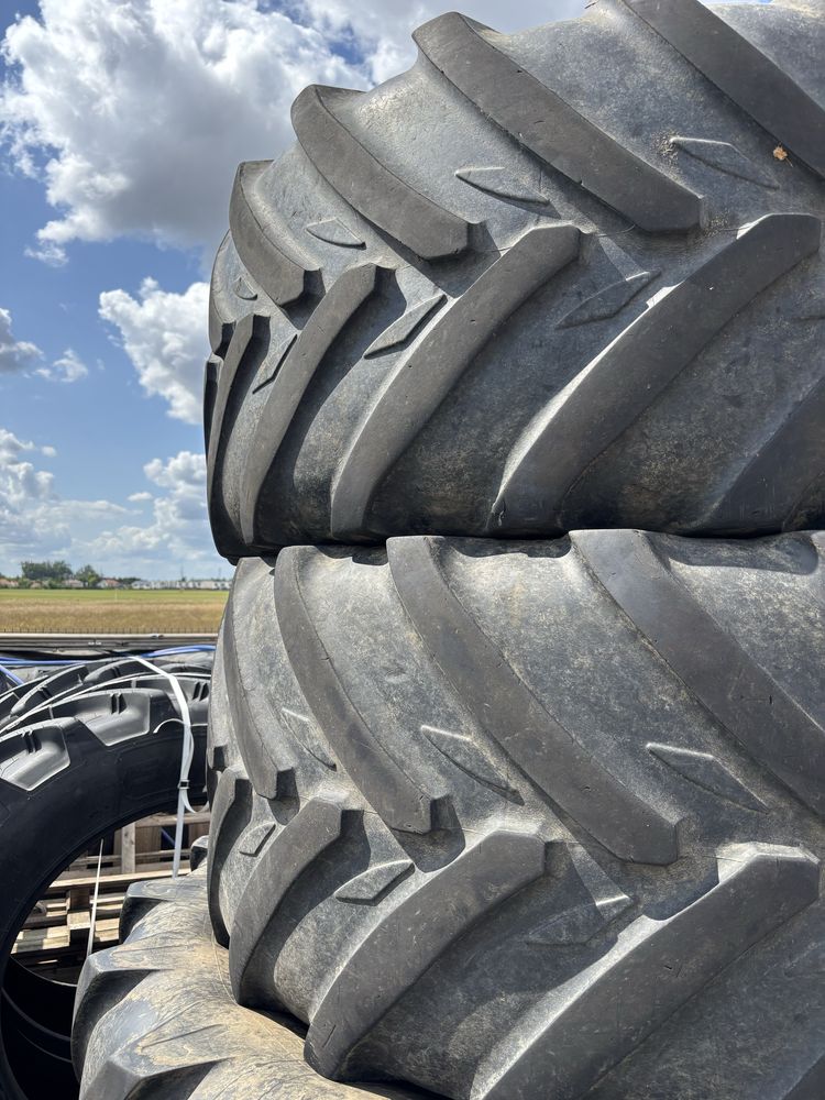 Komplet opon do ciągnika 710/60R42 i 600/60R30