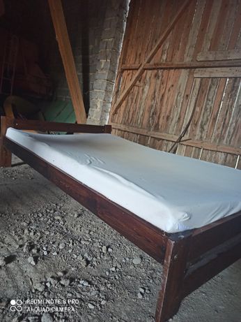 Łóżko drewniane z materacem 120x200