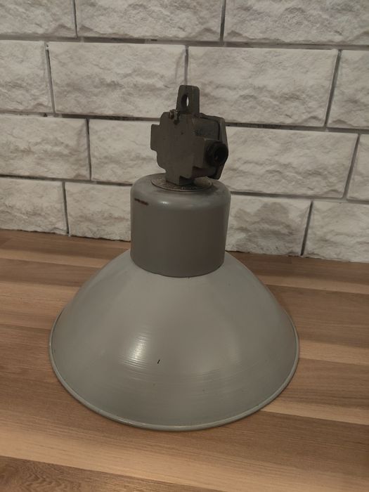 Lampy industrialne wiszące