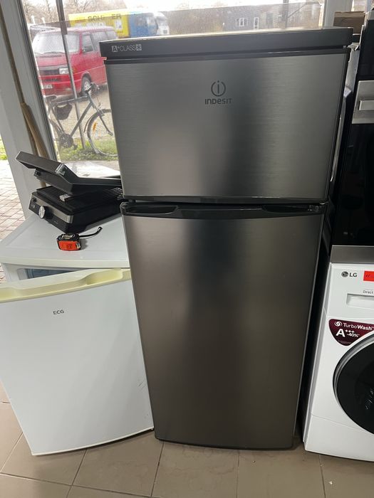 Холодильник indezit