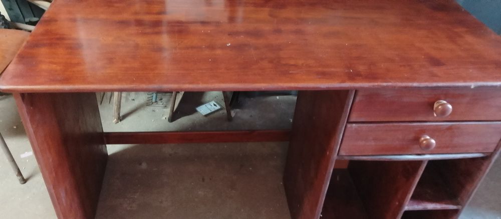 Vende se secretaria