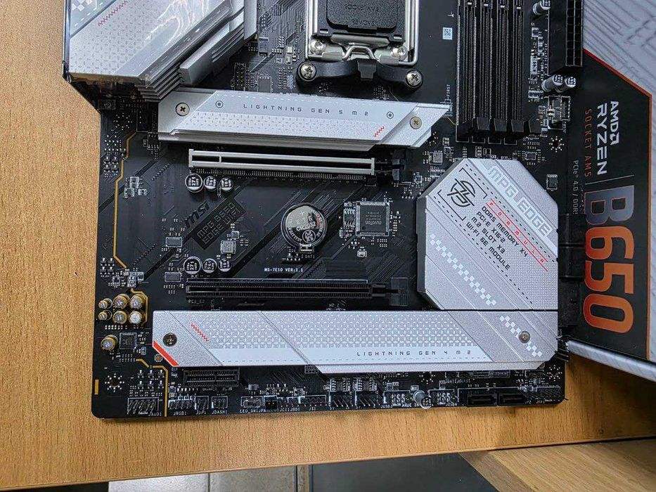 Материнська плата MSI  MPG B650 EDGE WIFI