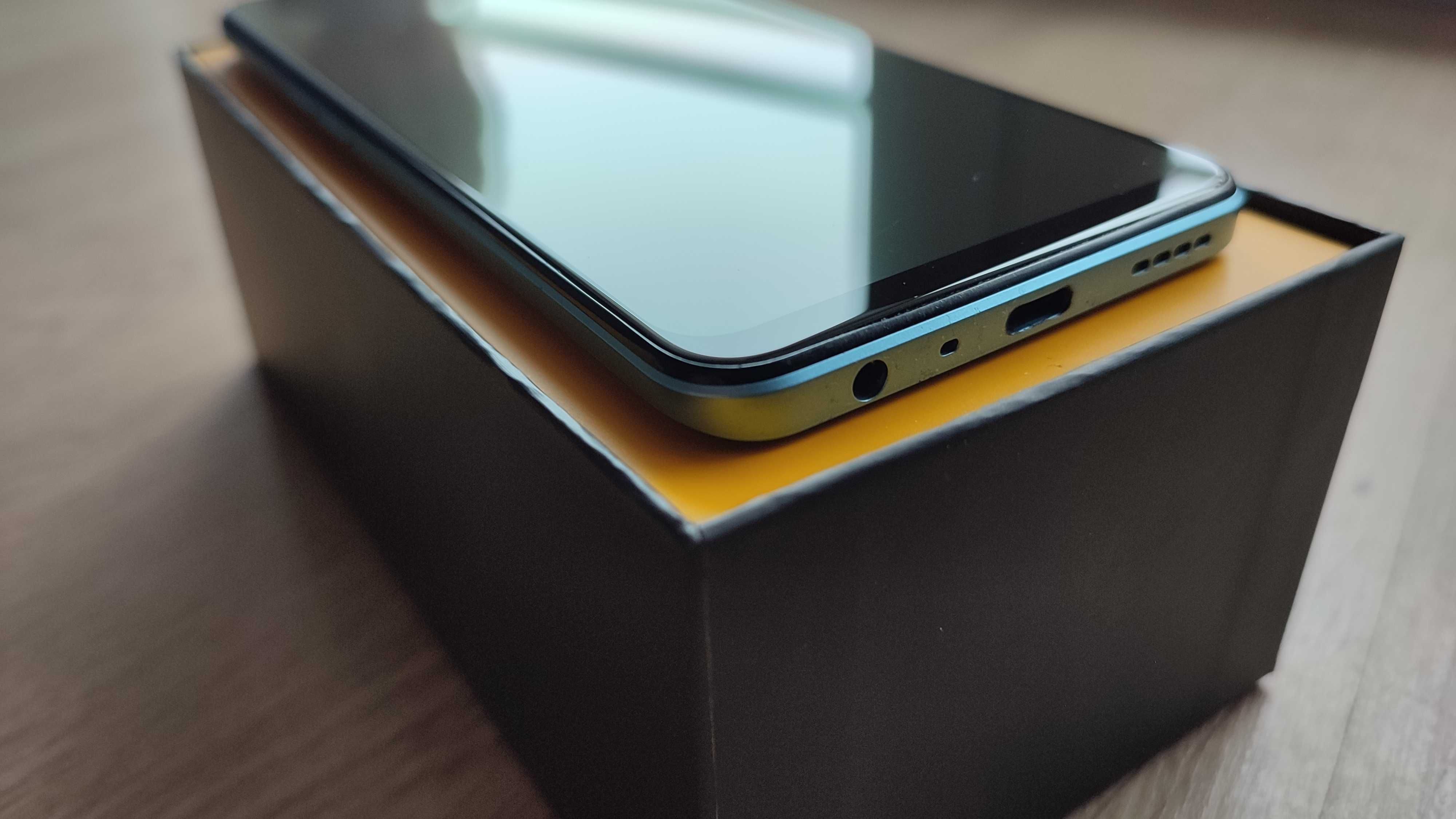 Smartfon Realme 9 Pro+  5G 6GB 128GB Niebieski , Jak Nowy!!!