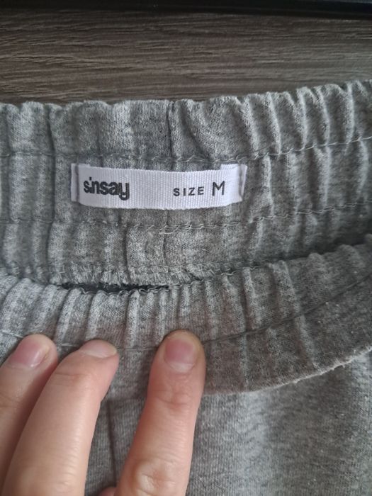 Szare szerokie spodnie damskie Sinsay (mała wada)