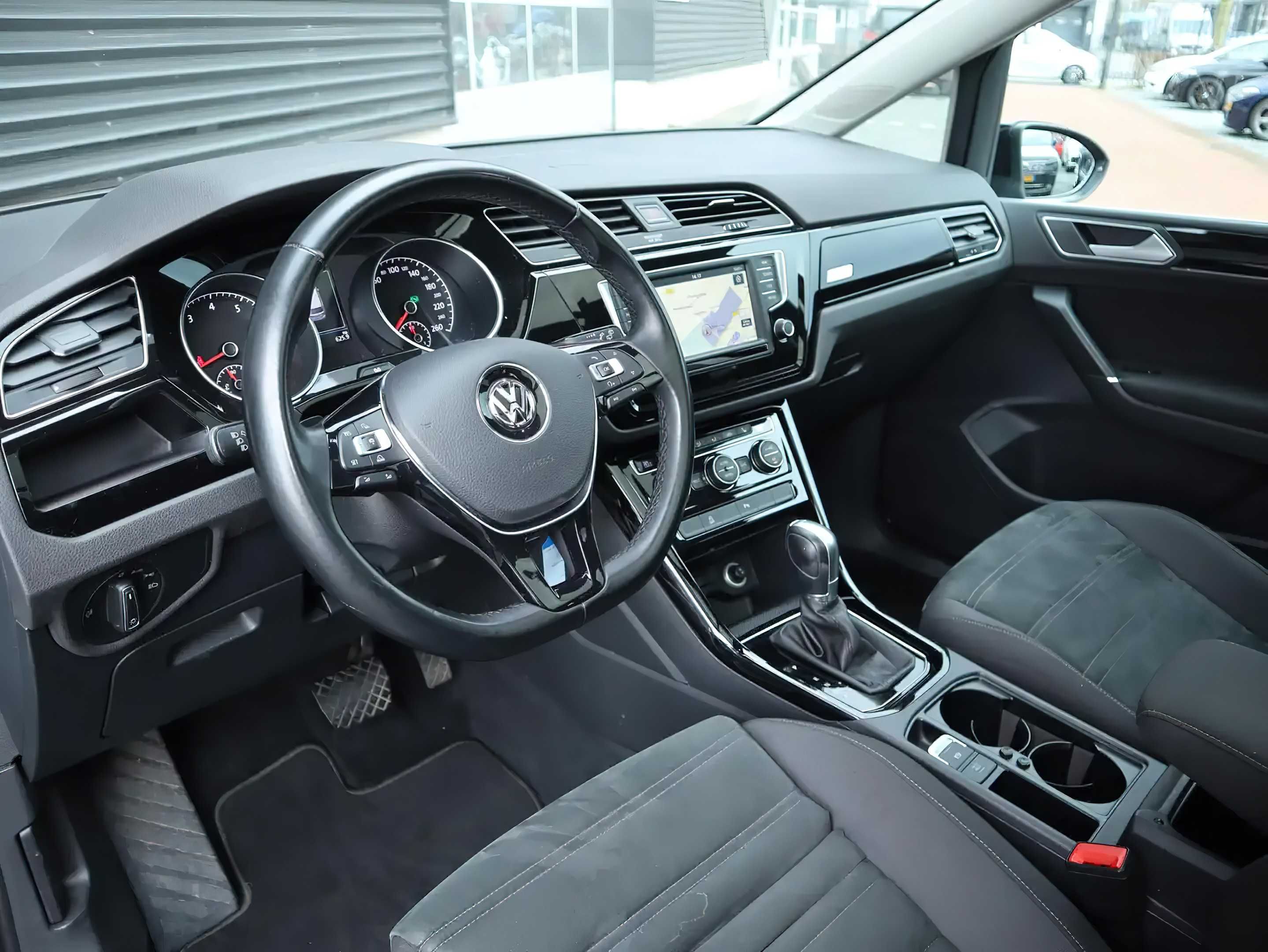 Volkswagen Touran 2016