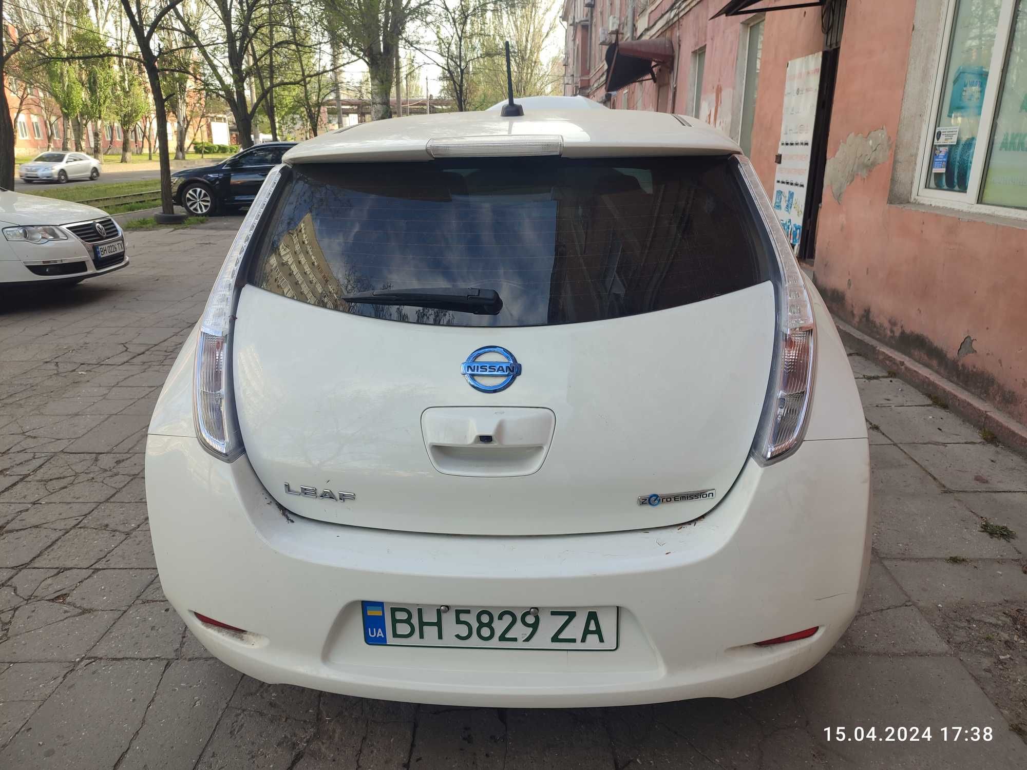 LEAF S 2017 30кВт проезжает 110 миль сост.батареи 12/12 пробег 23000км