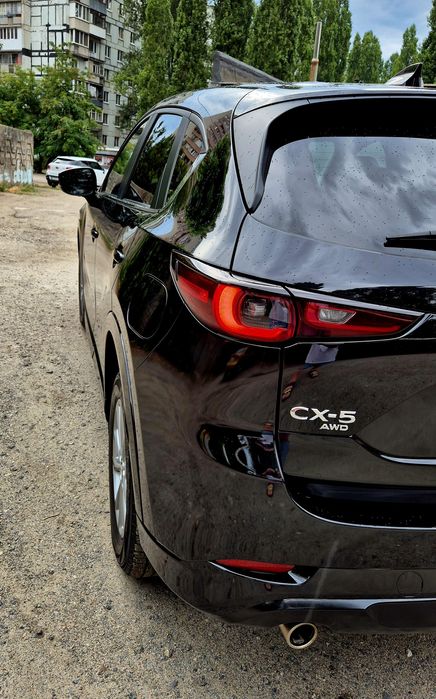 Mazda CX-5.select. black.