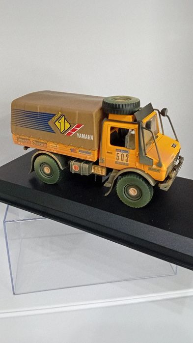Mercedes unimog Dacar 1/43