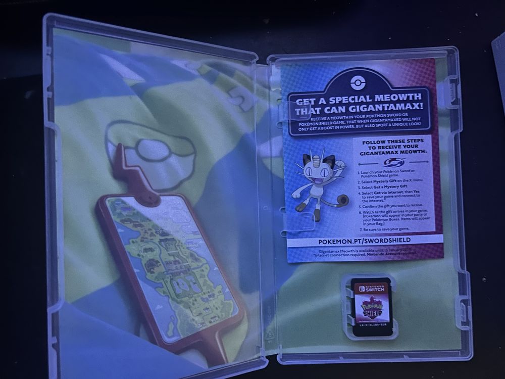 Pokemon shield como novo