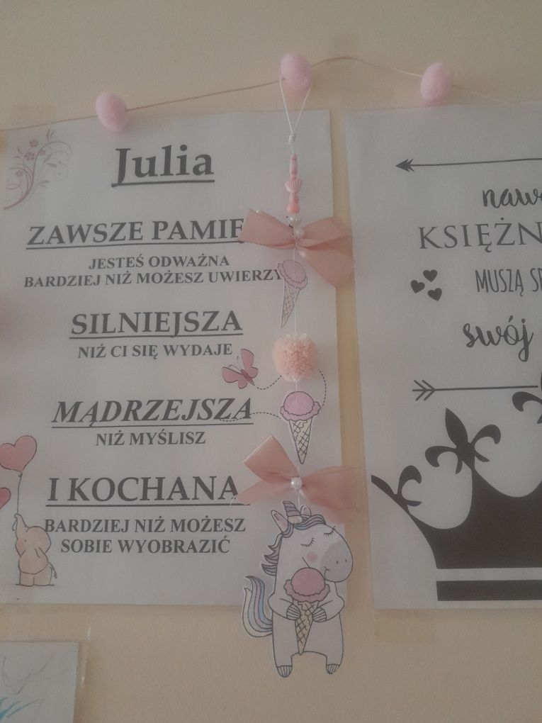 Nowe dwie zawieszki na ścianę dla dziewczynki