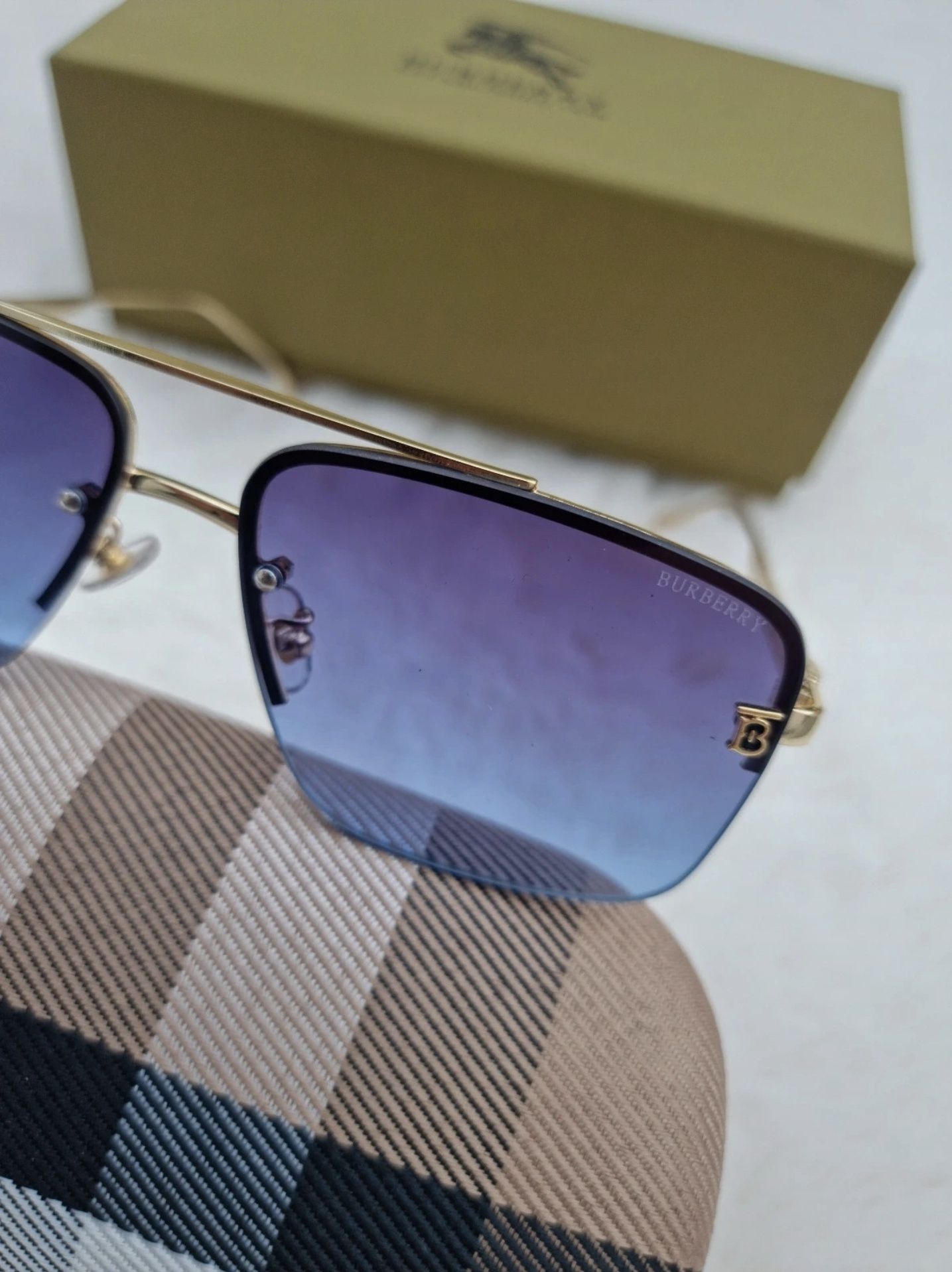 Oculos Burberry novos