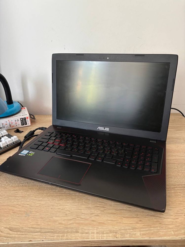 ігровий ноутбук asusFX553V