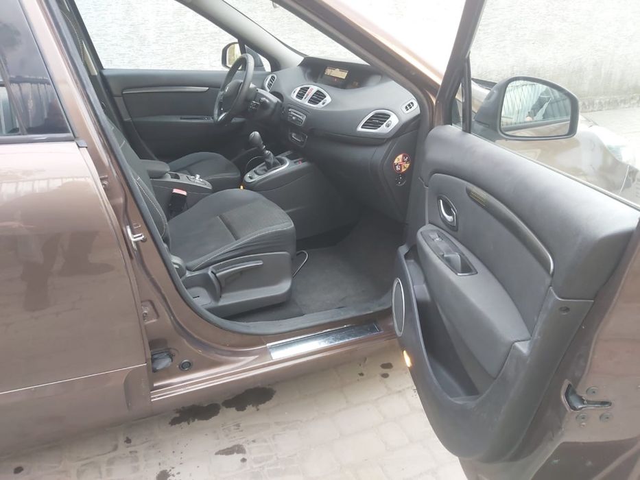 Renault megane scenic 2010
