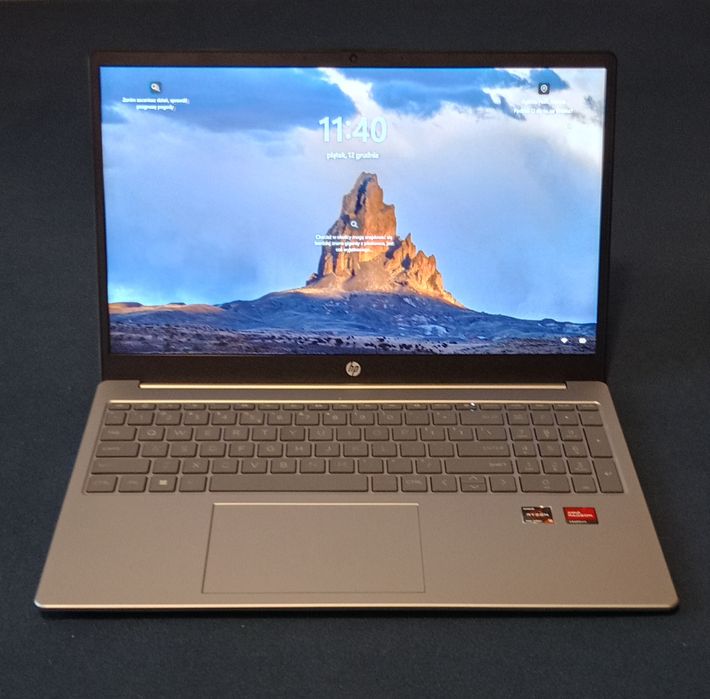 Laptop HP 15-fc0029nw 15,9" Prawie nowy, stan idealny na gwarancji.