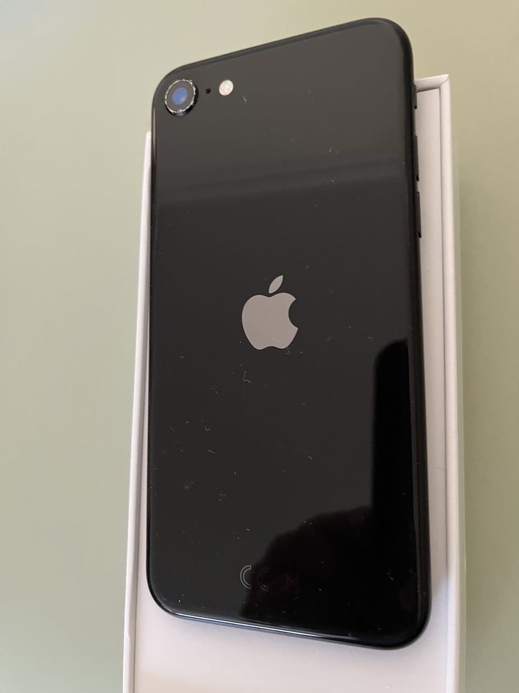 iPhone SE 2 64Gb com caixa e acessórios originais