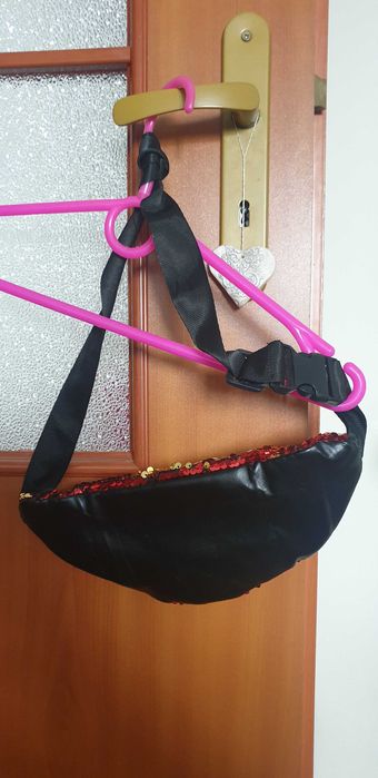 Nerka torebka z cekinami