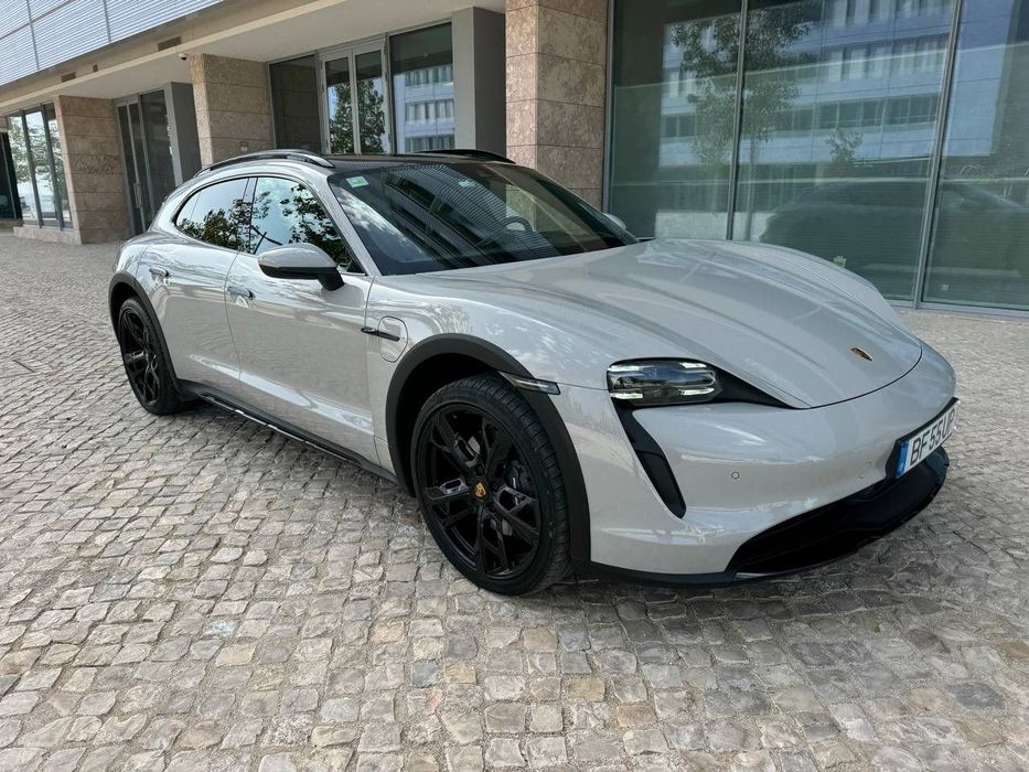 Porsche Taycan Cross Turismo 4