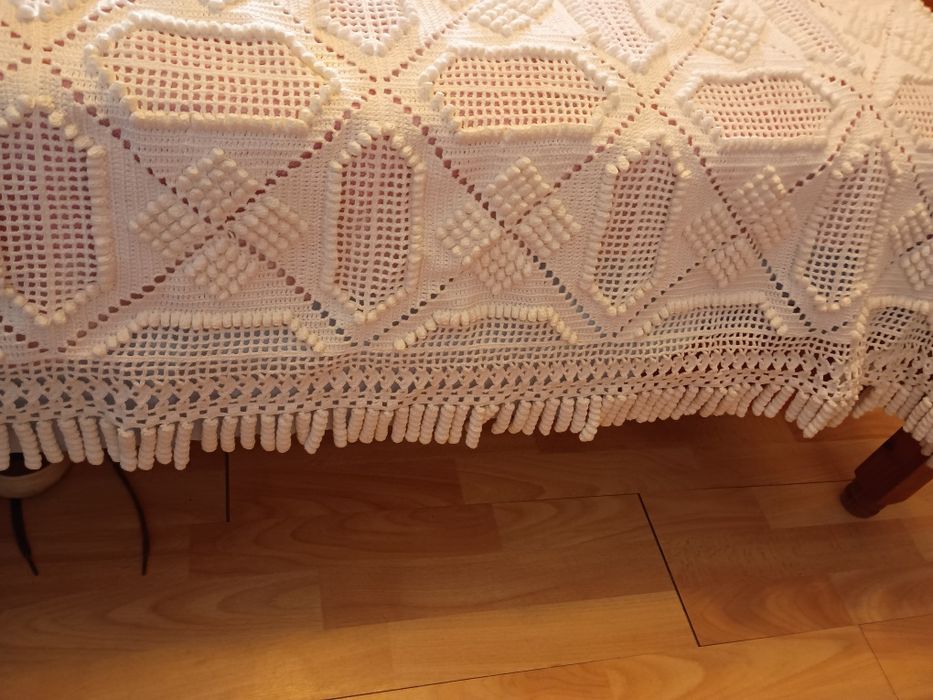 Colcha em crochê feita à mão muito antiga