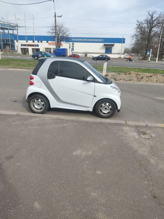 Автомобиль Mersedes  smart 451 201313г ,