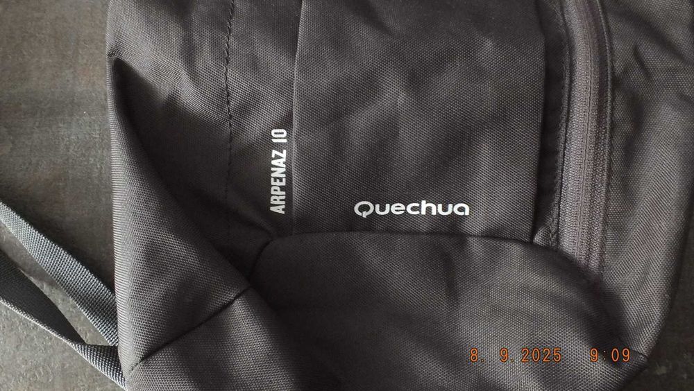 mały plecak quechua