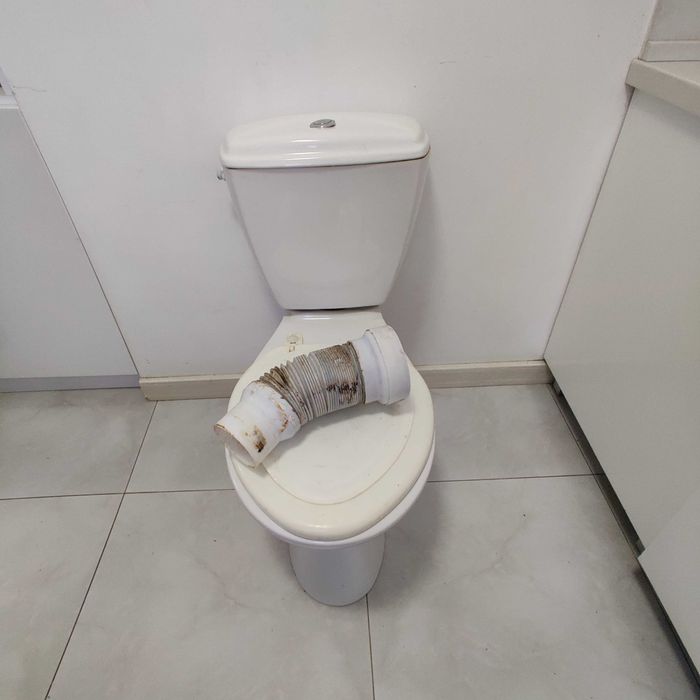 Унитаз компакт c бачком и гофрой полный комплект