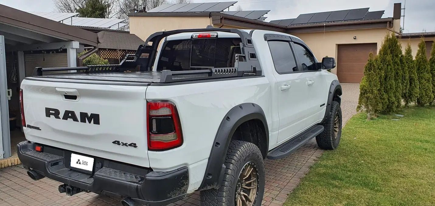 Volkswagen Amarok 23- orurowanie paki COMBAT Roll Bar