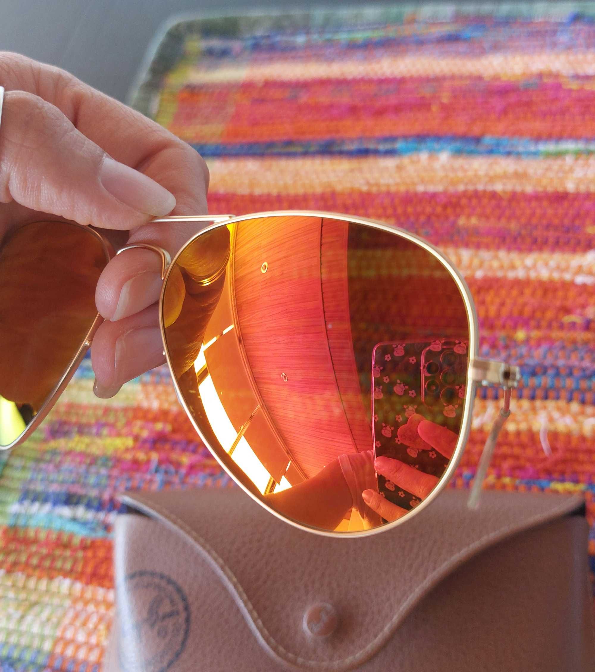 Óculos RayBan Aviator dourados e laranja