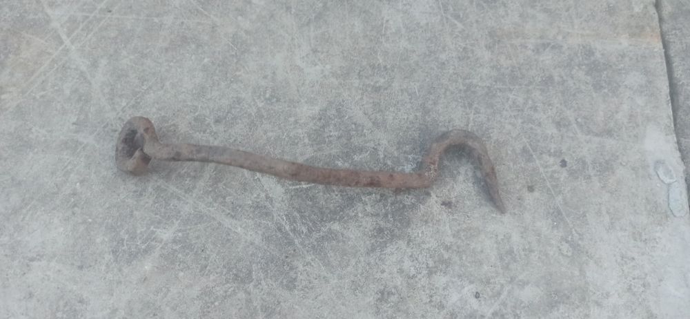 Продам гачок для дверей