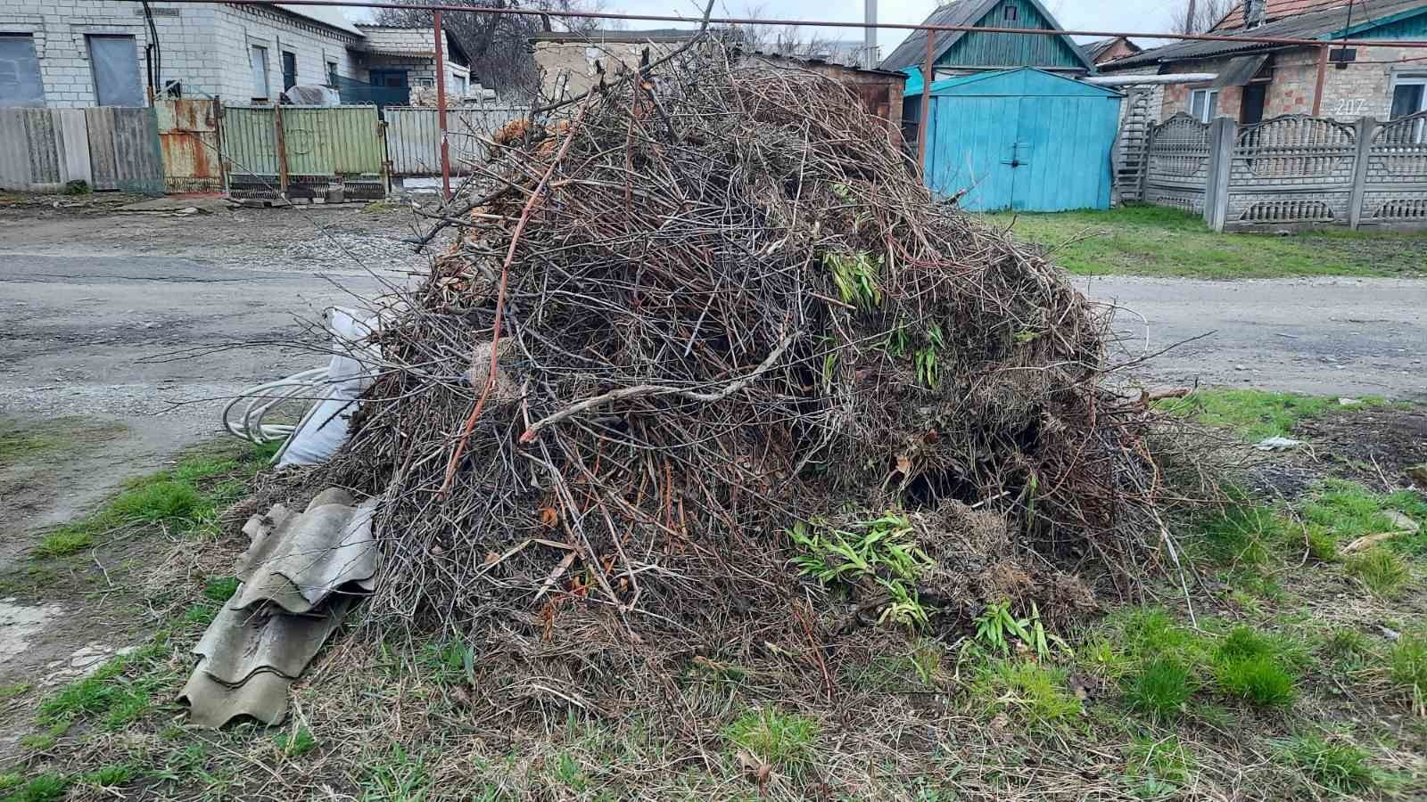 Уборка частного сектора Вывоз мусора,веток,листвы.