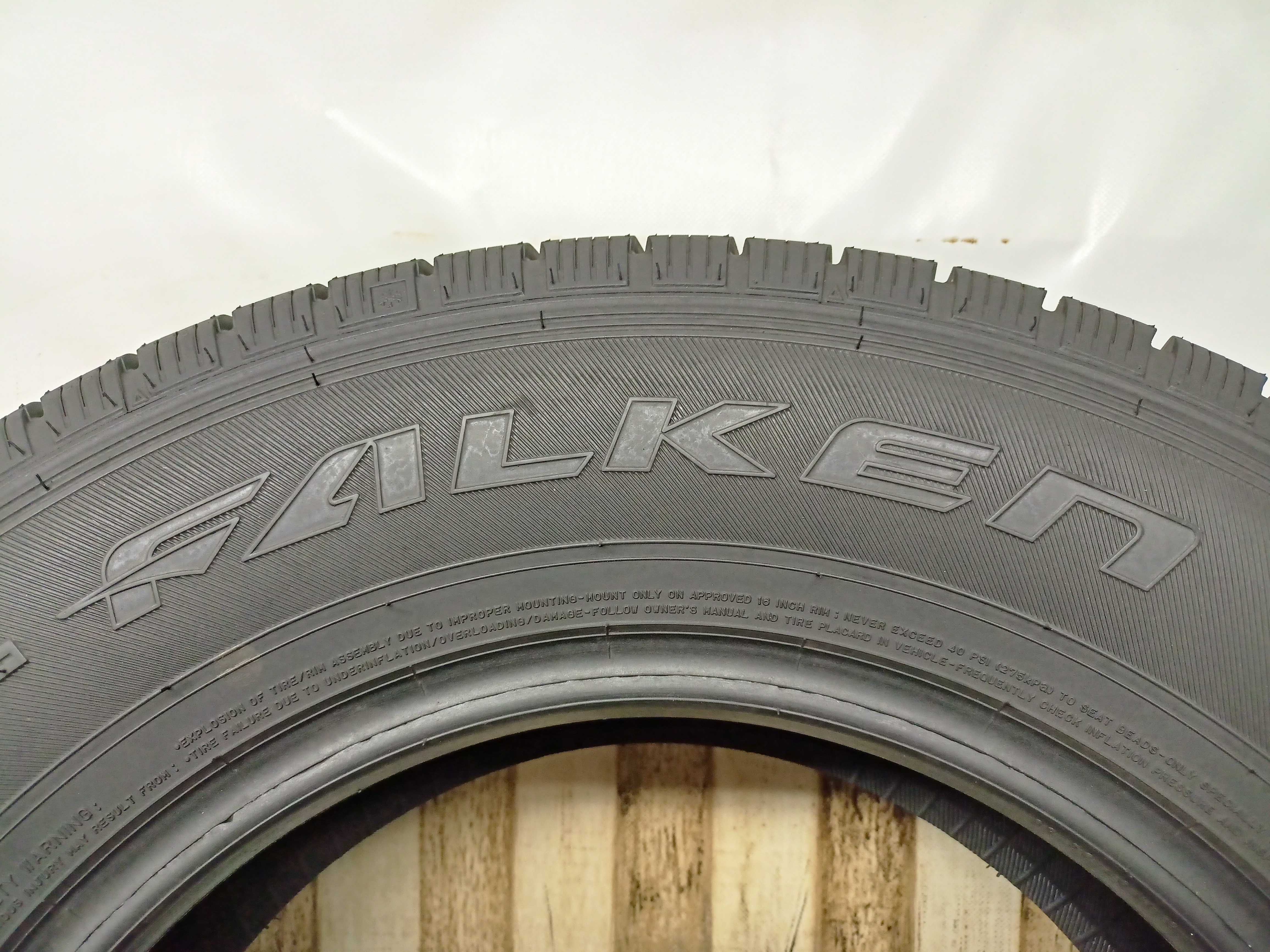 Falken EuroWinter 215/75/16C 24r. 116/114R 9,5mm (2585)