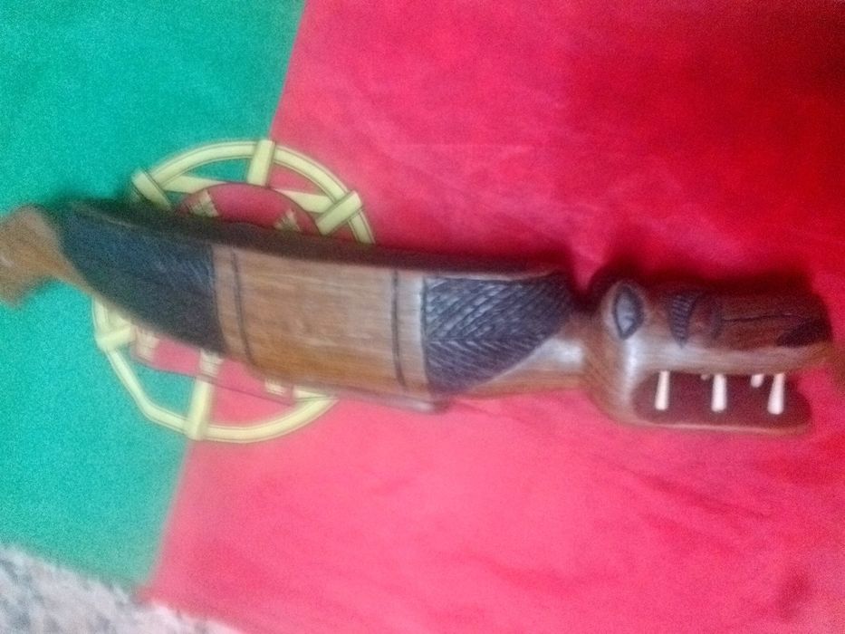 Arte africana em madeira.