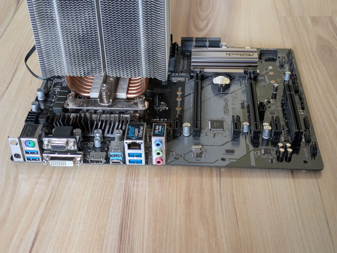 Zestaw Intel i7 9700k + ASRock Z370 PRO4 + G.Skill 16GB 3000MHz