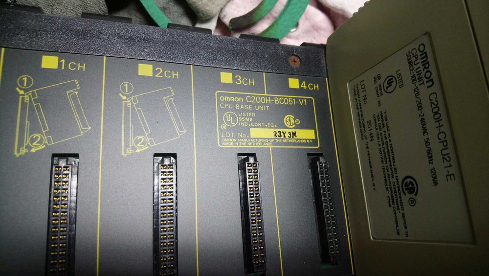 Sterownik PLC OMRON SYSMAC C200H używany + programator PRO27-E