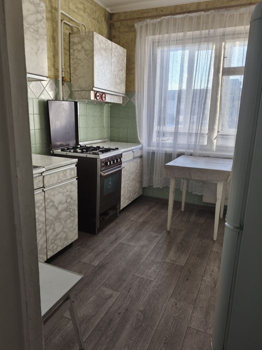 Гарна квартира ,р-н Червоний міст