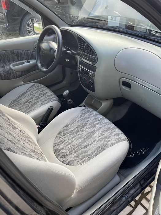 Mazda 121 1.25 gasolina