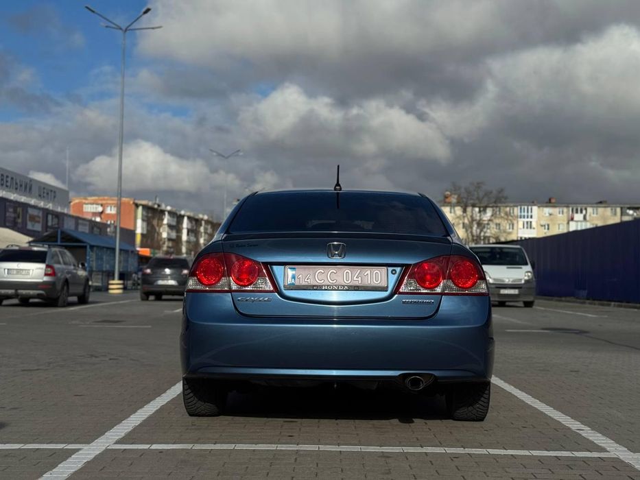 Honda civic.       Гібрид