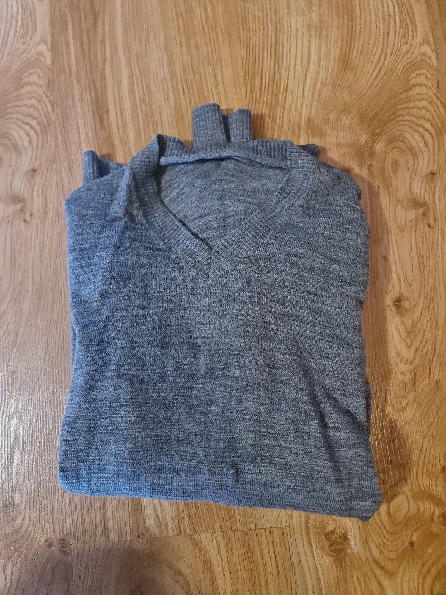 Wełniany sweter 100% wełna wool