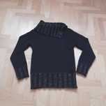 sweter z golfem z metaliczną nitką