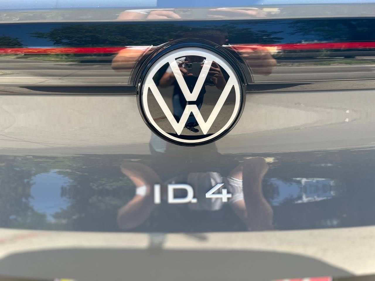 Електроавто Volkswagen Id4 Pro