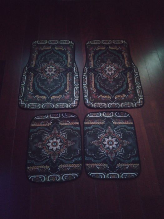 Коврики в автомобиль
