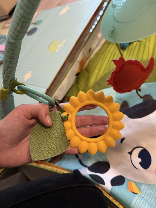 Розвиваючий килимок tiny love весела ферма