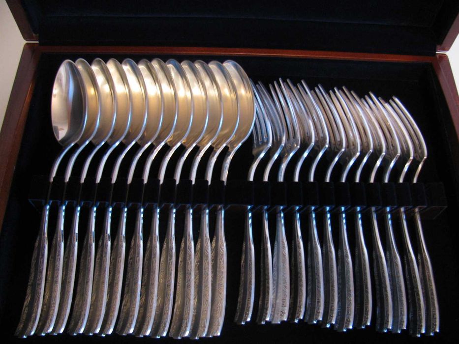 Zestaw srebrnych sztućców Hefra