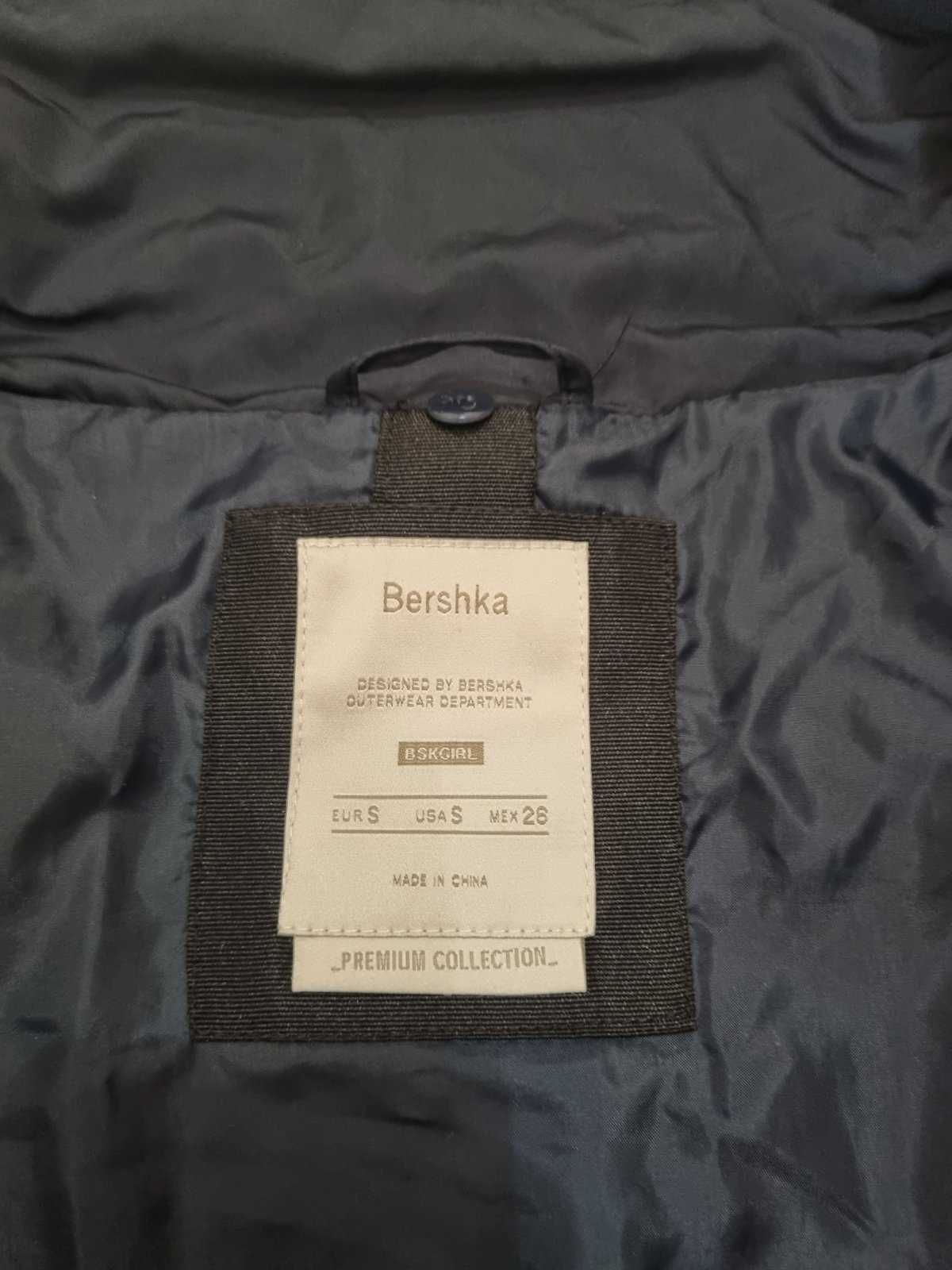 Куртка демисезонная /фирма Bershka/размер S-M