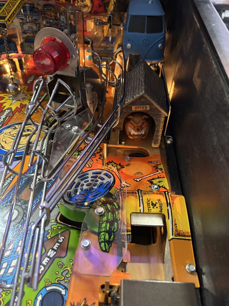 Junk Yard is a pinball 1996 flipper