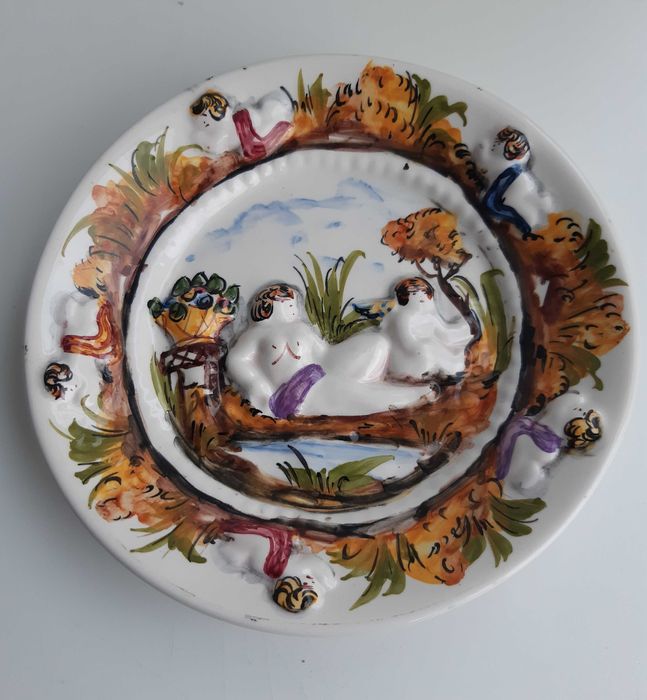 Prato Antigo em faiança Portuguesa