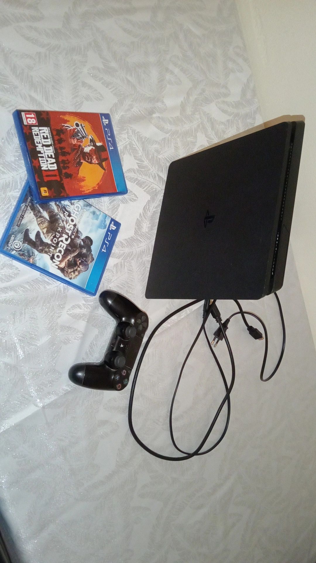 PS4 Slim a funcionar perfeitamente